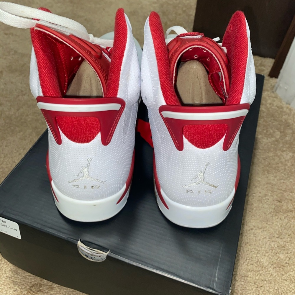 Air Jordan Retro 6s - Picture 4 of 5